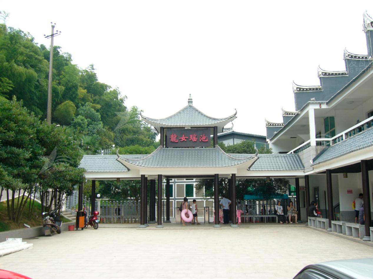 屋頂材料合成樹脂瓦和不銹鋼瓦哪個好？選擇很重要！